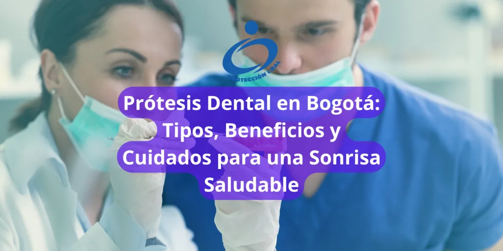 Hombre adulto mayor recibiendo prótesis dental en Bogotá en la Clínica Protección Oral para mejorar su salud y estética dental.